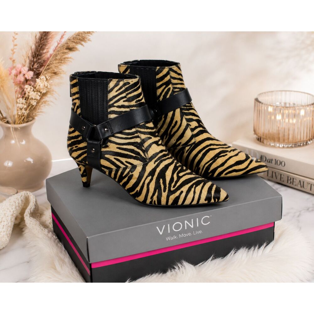 Vince Camuto Merrie Boots Size 7M Zebra Calf Hair Pointed Toe Ankle Booties NWT
